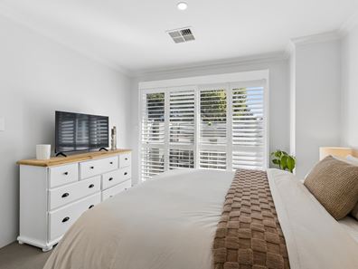2 Faversham Way, Heathridge WA 6027