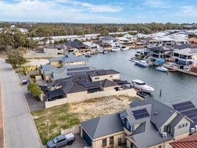 31 Leisure Way, Halls Head WA 6210