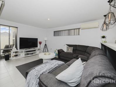 23B Pintabona Drive, Sinagra WA 6065