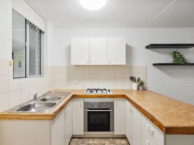 24/1 Herdsman Parade, Wembley WA 6014