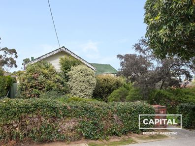 17  Escot Rd , Innaloo WA 6018
