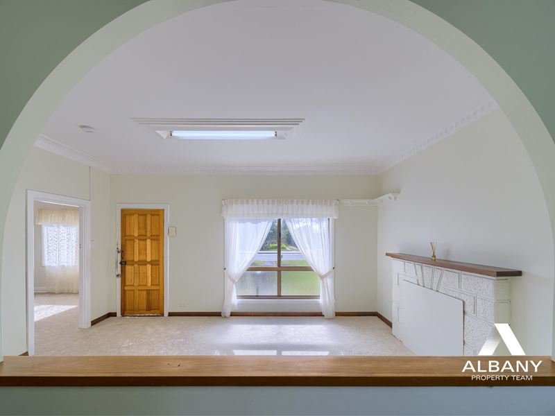 15 Katoomba Street, Orana