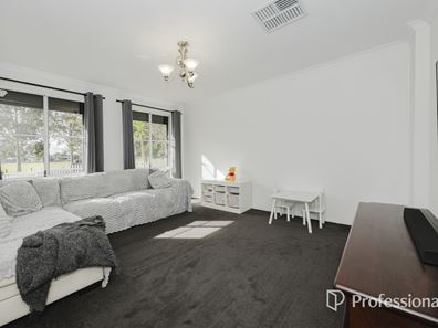 9 Everard Avenue, Ellenbrook WA 6069