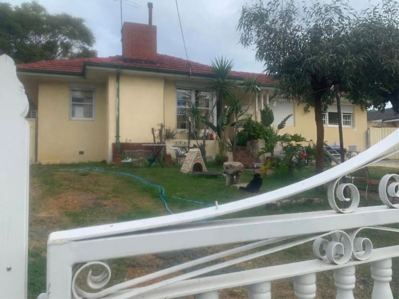 23 Walgreen Cres, Calista WA 6167