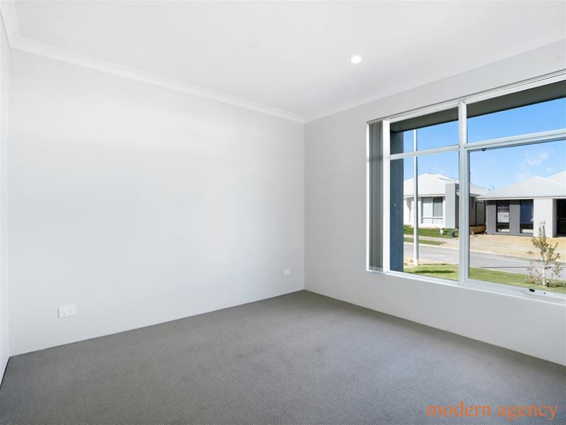 6 MAGNOLIA WAY, Lakelands