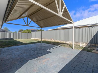 23 Hillhouse Way, Piara Waters WA 6112
