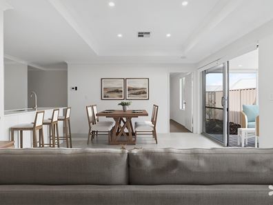 28 Sandalwood Road, Piara Waters WA 6112