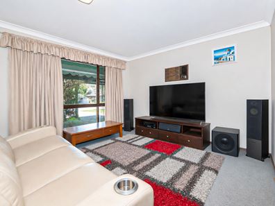 4 Redross Court, Armadale WA 6112
