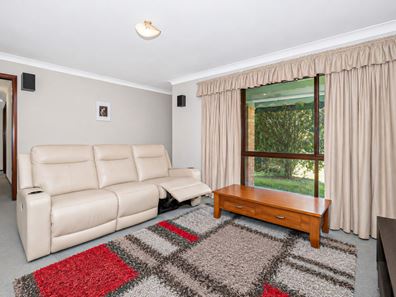 4 Redross Court, Armadale WA 6112