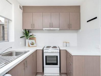 4/76 Deanmore Rd, Scarborough WA 6019