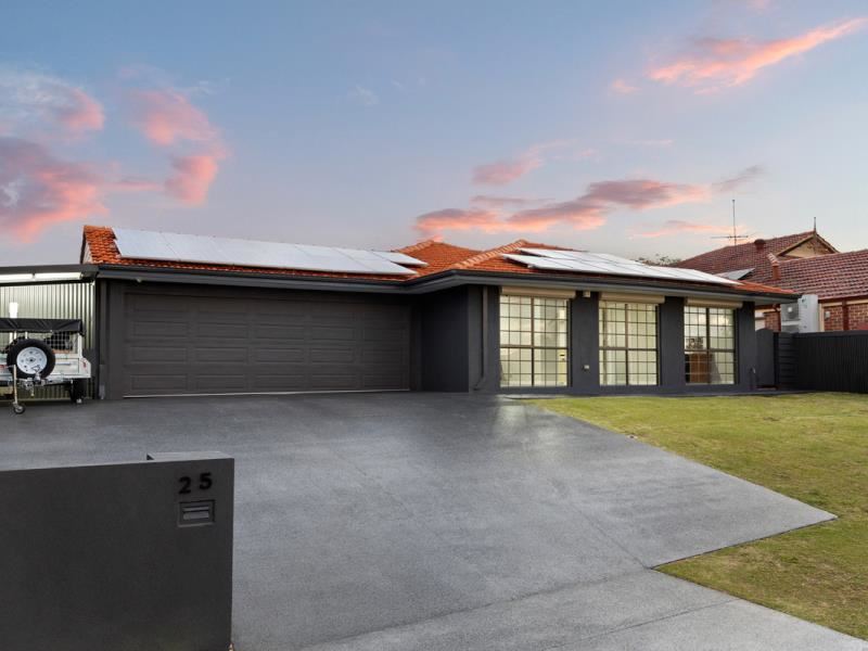 25 Towerhill Road, Alexander Heights WA 6064