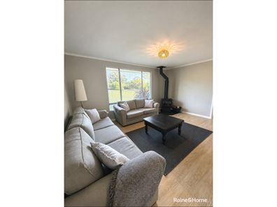 36 Flemington Street, Orana WA 6330