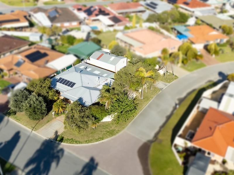 12 Sunningdale Circle, Cooloongup WA 6168