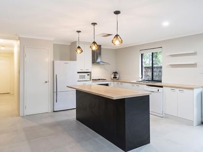 13 Wanderer Parkway, Baldivis WA 6171