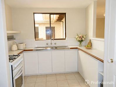 33 Akebia Way, Forrestfield WA 6058