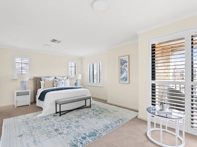4 Bronzewing Loop, Wembley WA 6014