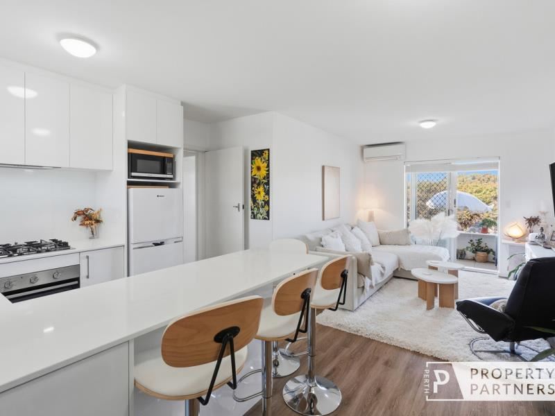 6/52 Sackville Terrace, Scarborough WA 6019