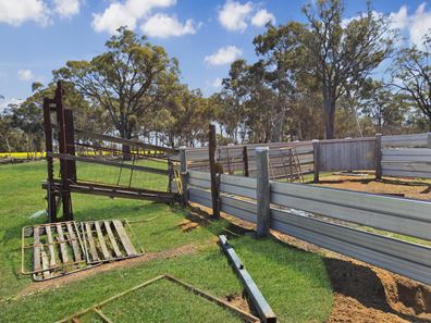 30 English Rd, Dardadine WA 6392