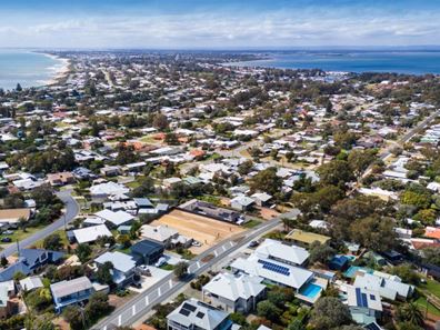 40A, 42A & 42B Yeedong Road, Falcon WA 6210