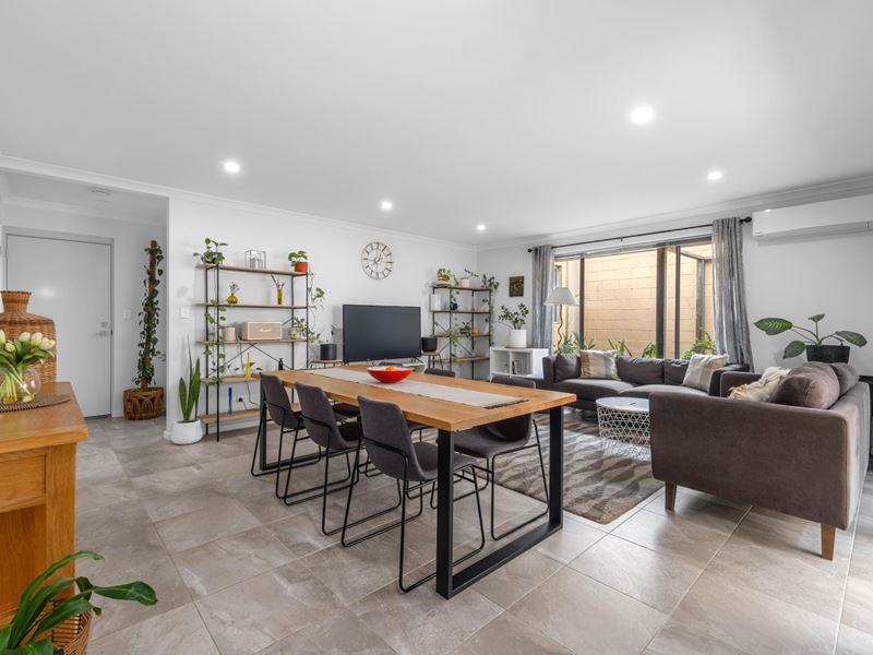 148b Ravenswood Drive, Nollamara WA 6061