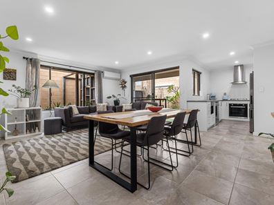 148b Ravenswood Drive, Nollamara WA 6061