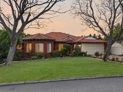 14 Macrae Road, Applecross WA 6153