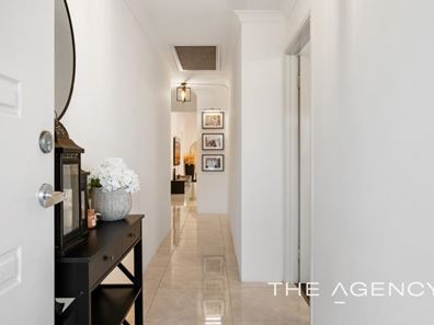 6 Aquamarine Parade, Treeby WA 6164