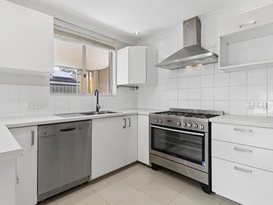 30 Barlee Way, Beechboro WA 6063