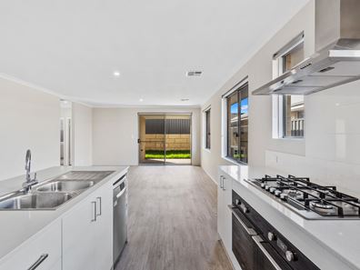 14 Lighthouse Grove, Madora Bay WA 6210