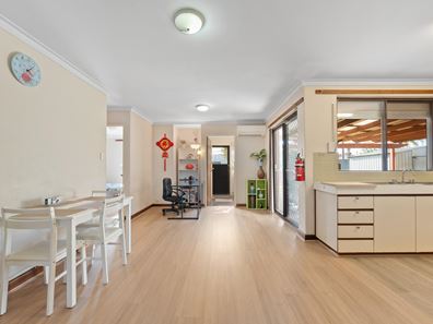 33 Millgrove Avenue, Cooloongup WA 6168