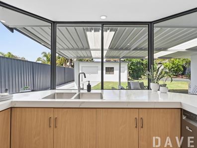 9 Carbridge Way, Duncraig WA 6023