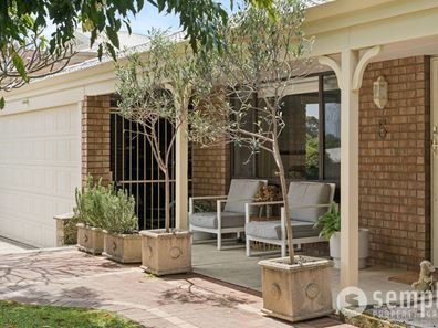 5 Peggs Place, Leeming WA 6149
