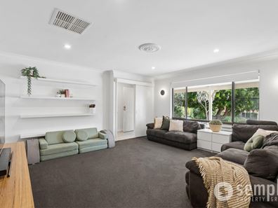 5 Peggs Place, Leeming WA 6149