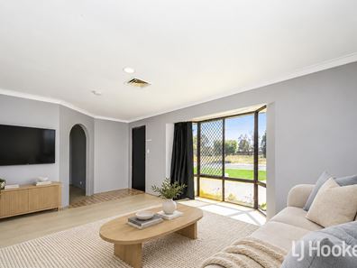 62 Gibson Way, Beechboro WA 6063