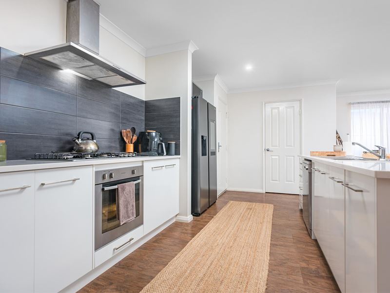 35 Swell Terrace, Glenfield WA 6532