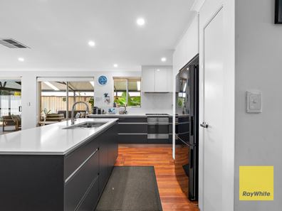 18 Daly Circle, Langford WA 6147