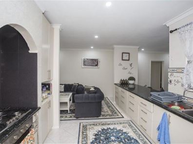 242A Grand Promenade, Dianella WA 6059
