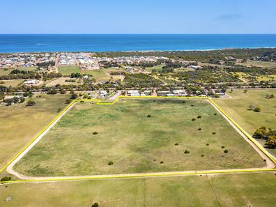 10 Hobart Place, Waggrakine WA 6530