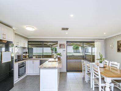 1 Lefroy Street, Gingin WA 6503