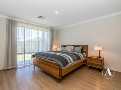 8 Mandalup Road, Haynes WA 6112
