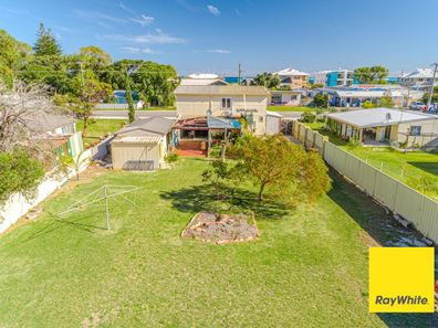 95 Gingin Road, Lancelin WA 6044