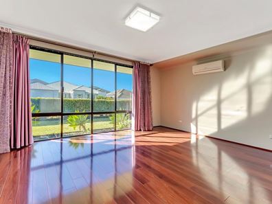 6 Bordeaux Link, Landsdale WA 6065