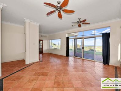 8 Chalmers Court, Mindarie WA 6030