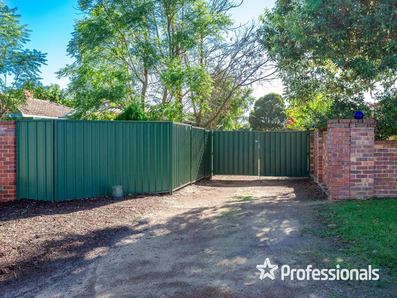 2/10 Dural Way, Armadale