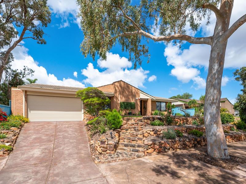 77 The Crest, Woodvale WA 6026