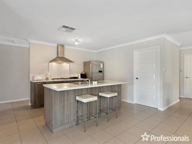 12 Ravensfield Road, Baldivis WA 6171