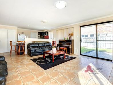 49 Barton Drive, Australind WA 6233