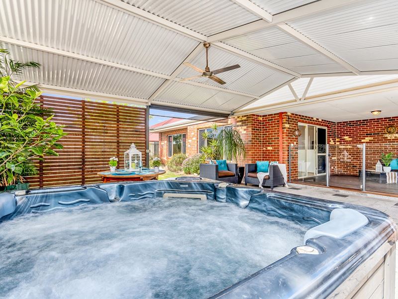 23 Castledene Way, Tapping