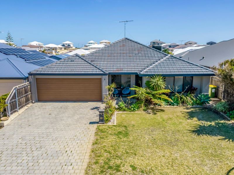 5 Marsdenia Road, Halls Head WA 6210