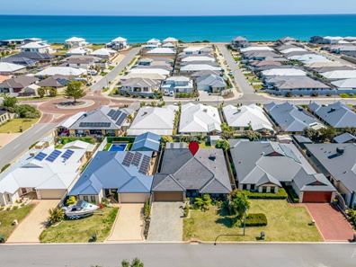 5 Marsdenia Road, Halls Head WA 6210